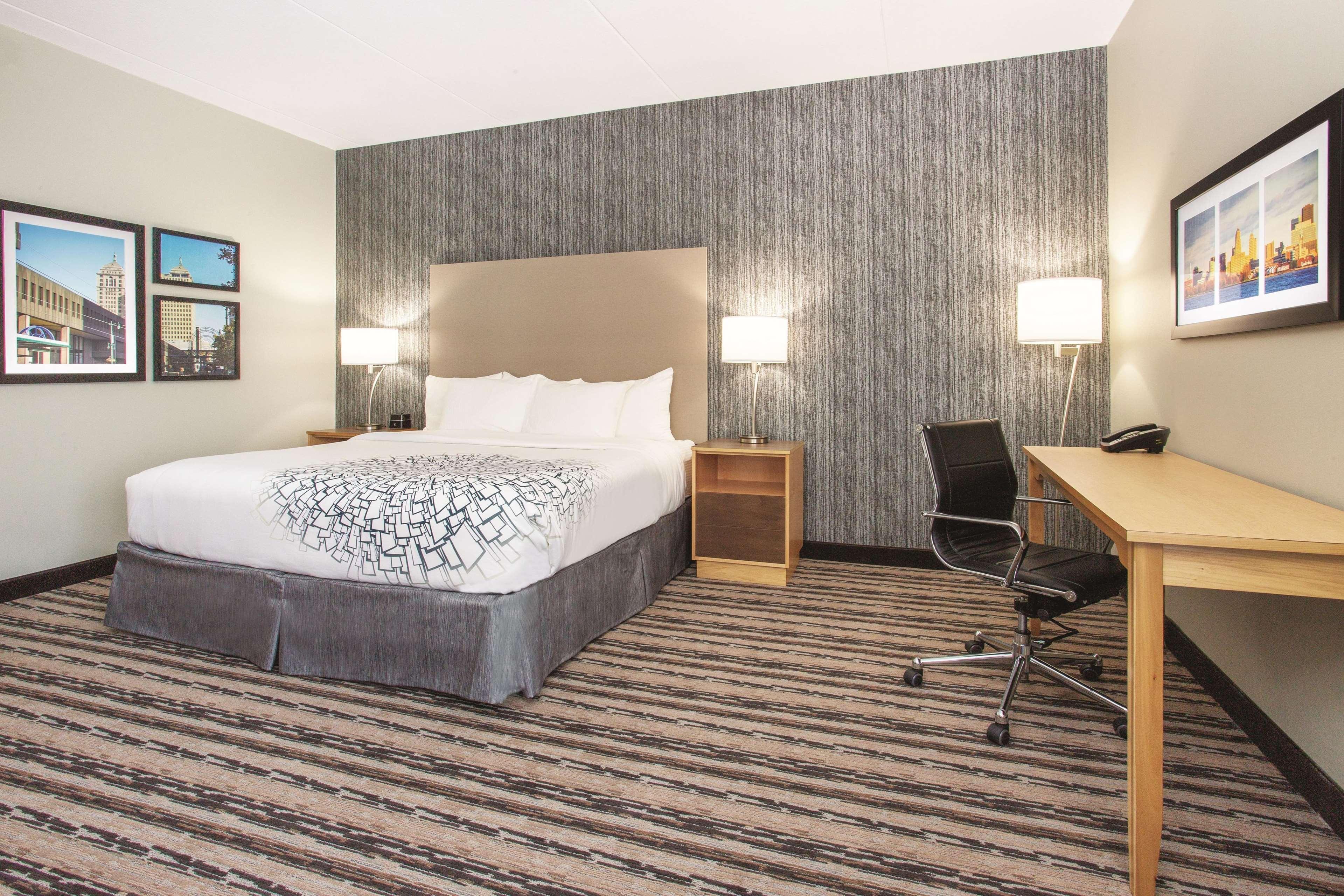 La Quinta By Wyndham Buffalo Amherst Exterior photo