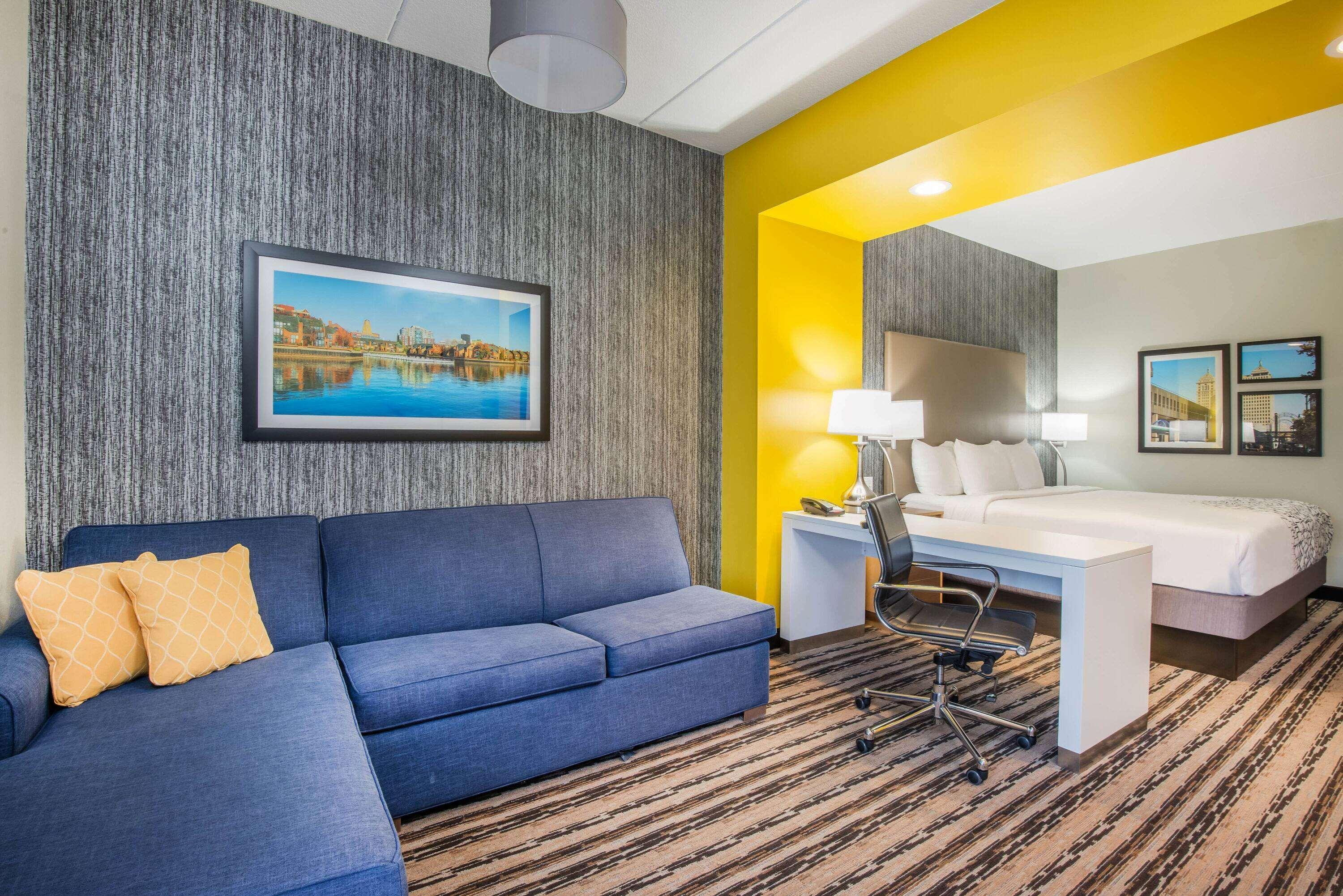 La Quinta By Wyndham Buffalo Amherst Exterior photo